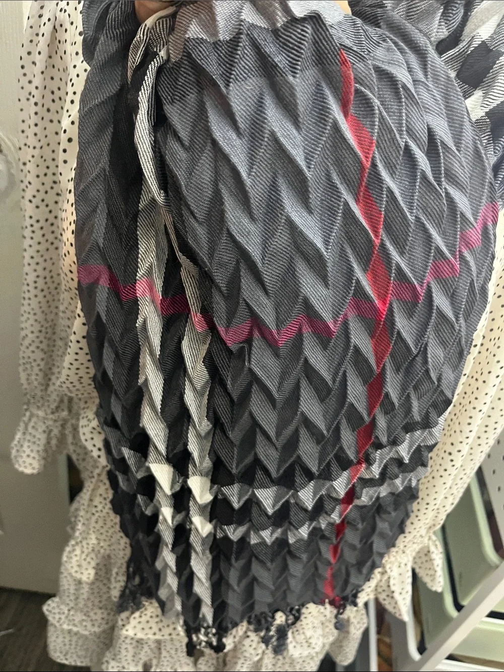 Gray Plaid Crinkled Pattern Lightweight Fringe Scarf - Women Accessories S222
